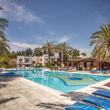 Always Welcome! Near Beach, Cml Swimming Pool Paphos Exterior photo