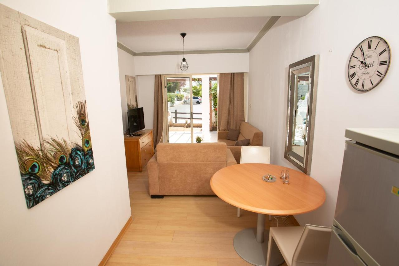 Always Welcome! Near Beach, Cml Swimming Pool Paphos Exterior photo