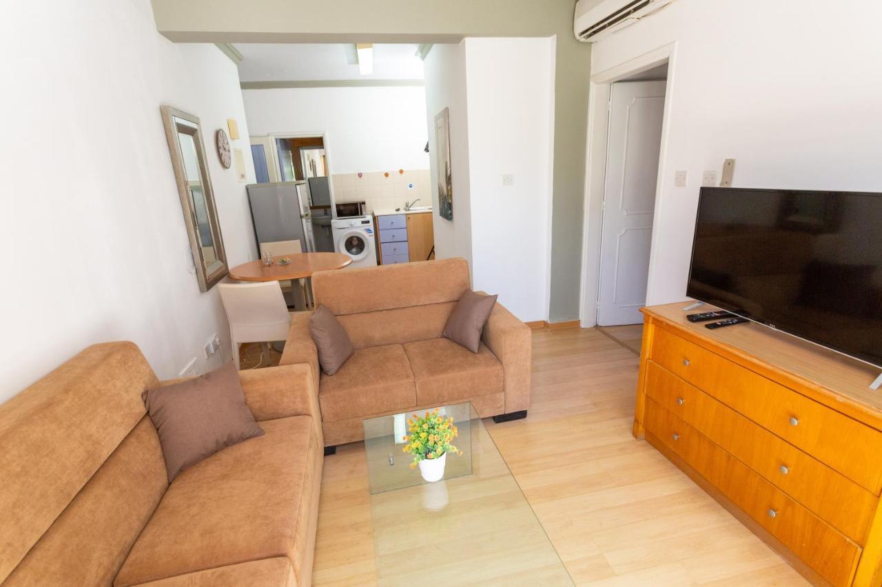 Always Welcome! Near Beach, Cml Swimming Pool Paphos Exterior photo