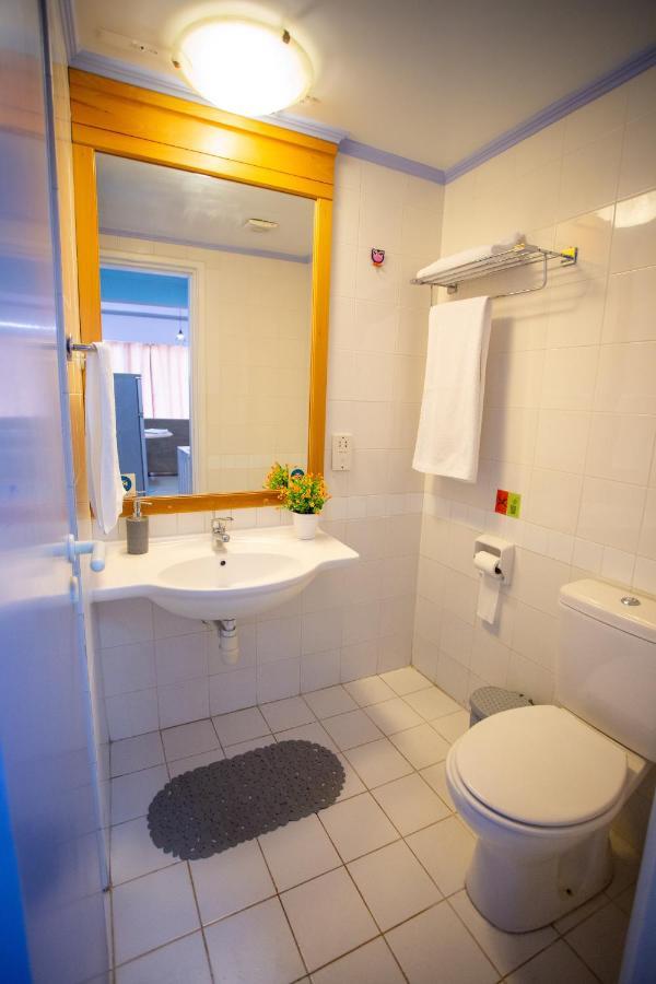 Always Welcome! Near Beach, Cml Swimming Pool Paphos Exterior photo